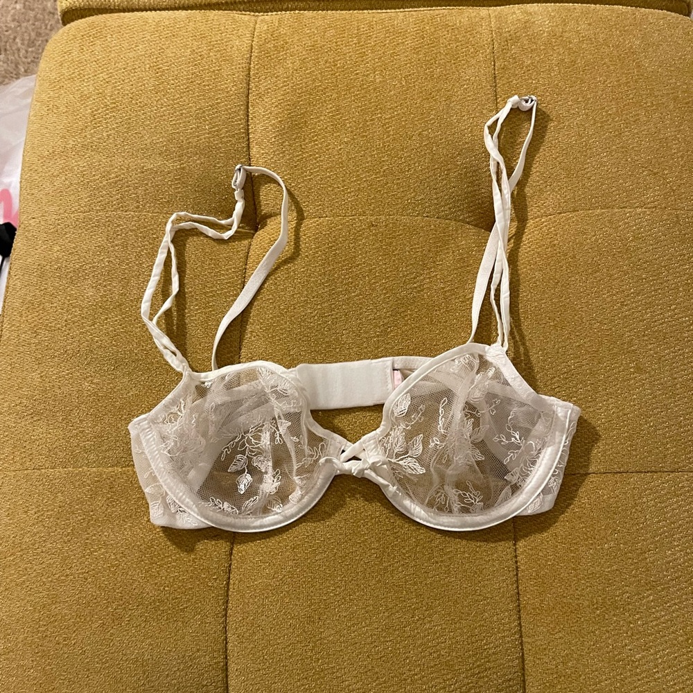 Victoria’s secret floral bralette - Picture 1 of 4